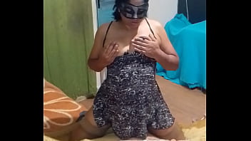 Rabuda insaciável levando uns tapinhas