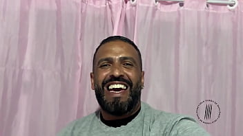 Trailer a coelhinha e o corninho