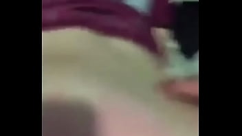 Gostosa sendo comida