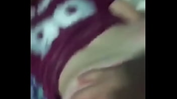 Gostosa sendo comida