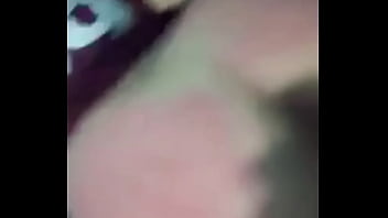 Gostosa sendo comida