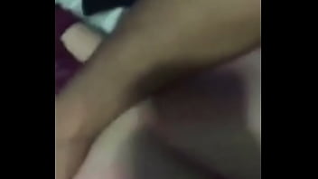 Gostosa sendo comida