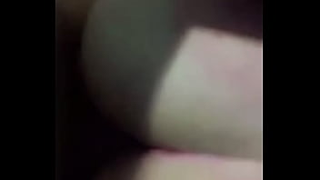 Gostosa sendo comida