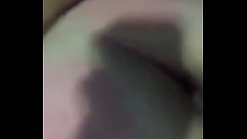 Gostosa sendo comida