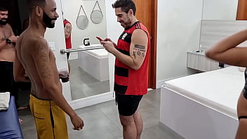 Bastidores da gravação da gravida de seis meses de gemeos joyce camargo fodendo com tres machos enquanto jr doidera fazia o papel de marido corno com direito a banho de leite Bastidores da gravação da gravida de seis meses de gemeos joyce camargo fodendo com tres machos enquanto jr doidera fazia o papel de marido corno com direito a banho de leite