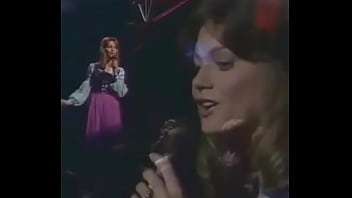 Olivia newton john Olivia newton john