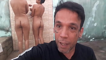 Bred e as novinhas no chuveiro