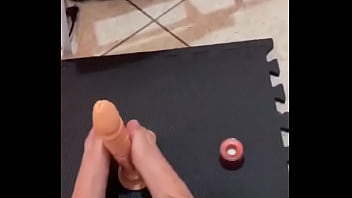 Testei meu consolo com os pés fetiches