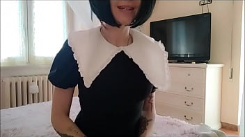 The perfect hotel's maid that everyone wants