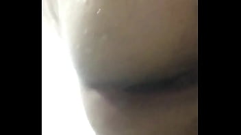 Culo De Pasivo Bañándose thumbnail