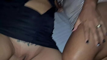 Swing na lukas fode duas putas sem camisinha e goza em público Swing na lukas fode duas putas sem camisinha e goza em público