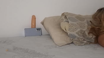 Sensual grinding on the well endowed cock vivi guedez went down on his dick and asked to fuck her ass