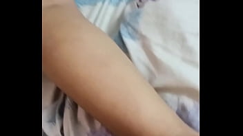 Sexo anal mi hermanastro me engaña para follarme el culo