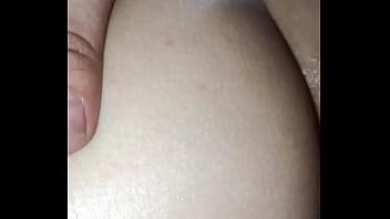 Sexo anal mi hermanastro me engaña para follarme el culo