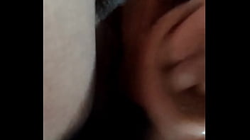 Sonido de humedad con el dildo