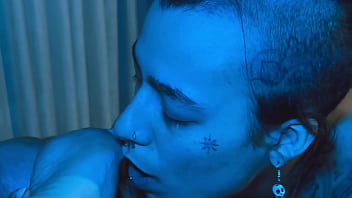 I love it when she lick my feet