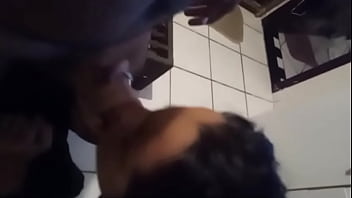 Esposa adora chupar o marido e adora ser domada gosta de ouvir safadezas