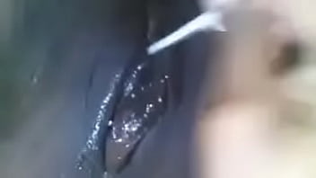 Madura de masturba con una chupeta