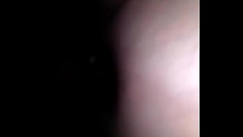 Branquinha quicando no pau