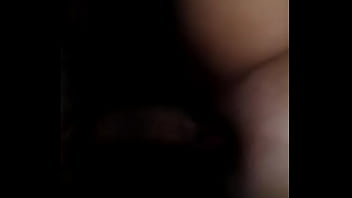 Branquinha quicando no pau