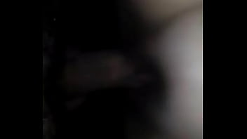 Branquinha quicando no pau