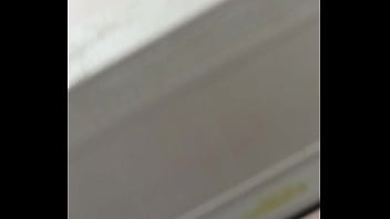 Grabandolo mientras se ducha y el no sabe