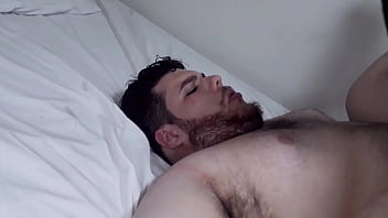 Pedreiro Magro Pauzudo Come O Cu Do Gordo No Motel thumbnail