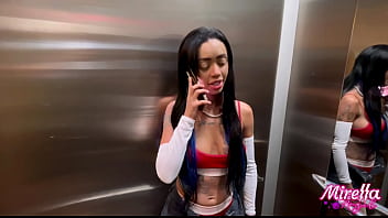 Funkeira chama novinho maloqueiro no seu e acabam transando na varanda