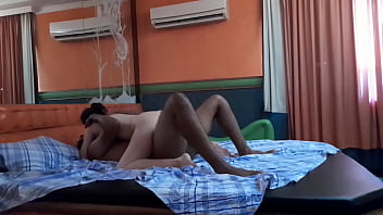 Casada curtiu carnaval sentando firme na piroca preta