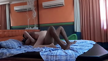 Casada curtiu carnaval sentando firme na piroca preta