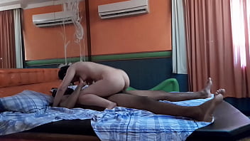 Casada curtiu carnaval sentando firme na piroca preta