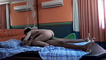 Casada curtiu carnaval sentando firme na piroca preta