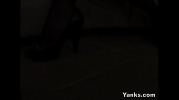 Sexy yanks babe morgan reigns toys her snatch