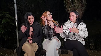 Fomos para a praça do mirante e fizemos uma bugunça deliciosa muitos machos sedentos para fuder e nós querendo putaria