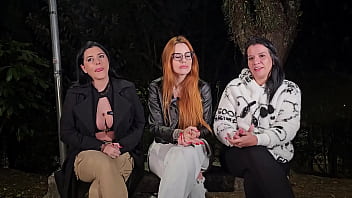 Fomos para a praça do mirante e fizemos uma bugunça deliciosa muitos machos sedentos para fuder e nós querendo putaria