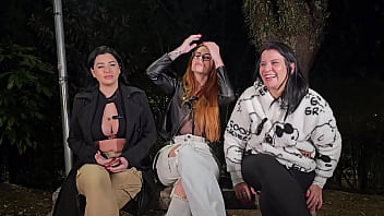 Fomos para a praça do mirante e fizemos uma bugunça deliciosa muitos machos sedentos para fuder e nós querendo putaria