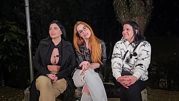 Fomos para a praça do mirante e fizemos uma bugunça deliciosa muitos machos sedentos para fuder e nós querendo putaria