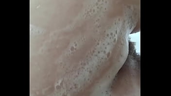 Masturbandome en la tina