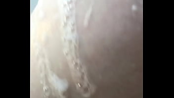 Masturbandome en la tina