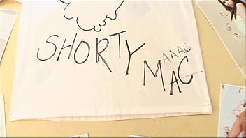 Kelly divine gets her little hole pleasured one way or another