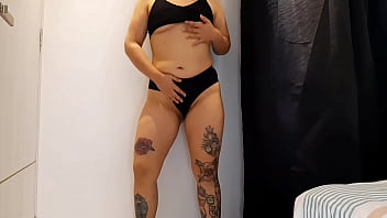 Aproveche que estoy sola en casa Aproveche que estoy sola en casa