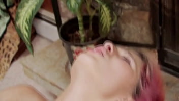 Arizona has a lot of hair colors and one horny pussy