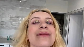 Do you like my new sparkle eyeshadows #blonde #skinny #trendingnow #egirl #makeup #tiktok