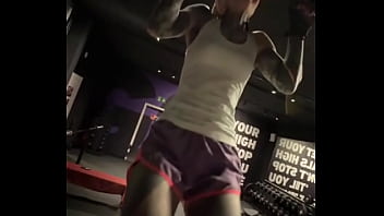 Challenge time how many pull ups can you do let me know in the comments i'm so excited to have a gym right around