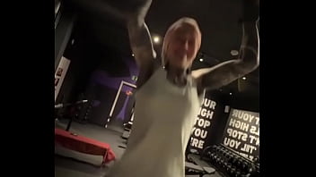 Challenge time how many pull ups can you do let me know in the comments i'm so excited to have a gym right around