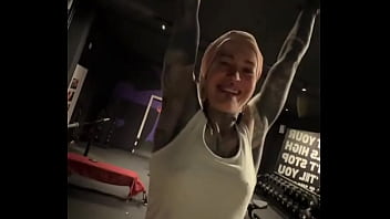 Challenge time how many pull ups can you do let me know in the comments i'm so excited to have a gym right around