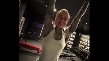 Challenge time how many pull ups can you do let me know in the comments i'm so excited to have a gym right around