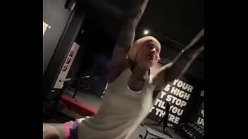 Challenge time how many pull ups can you do let me know in the comments i'm so excited to have a gym right around