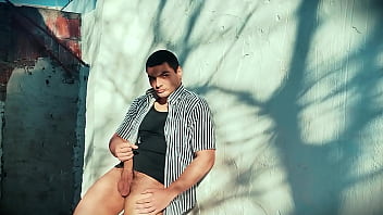 Outdoor sexy masturbación disfrutando del aire gran dick