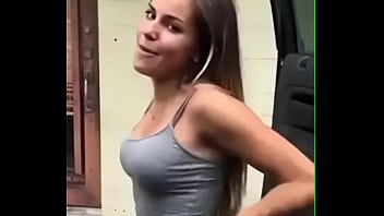 Rica jovencita bailando